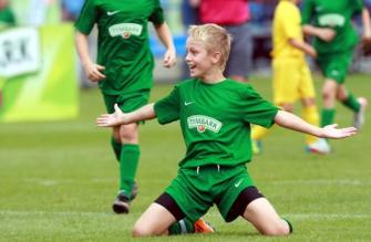 obraz-1 na stronie o tytule: Wystartowały zapisy do XII Turnieju "Z podwórka na stadion o Puchar Tymbarku" – zwycięzcy w nagrodę wyjadą w niezwykłą podróż na mecz Mistrzów Euro 2012!